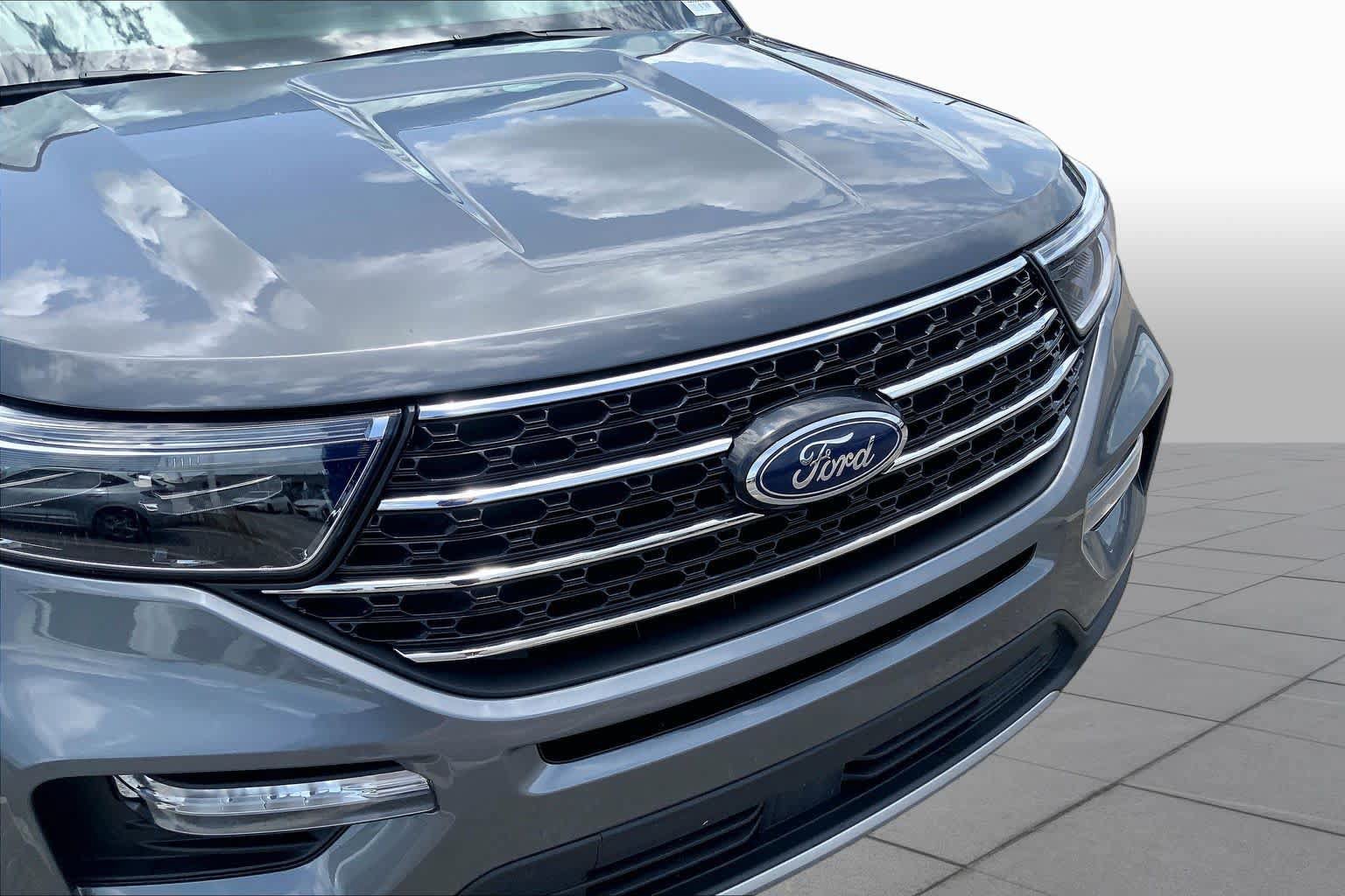 Certified 2023 Ford Explorer XLT w/ Equipment Group 202A AWD/4WD image 30