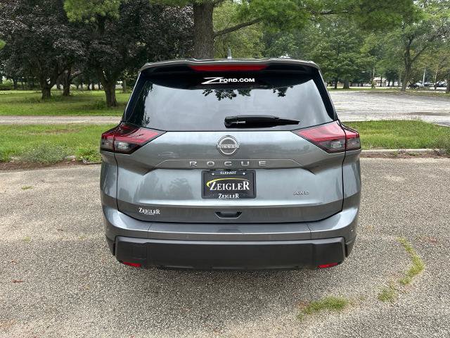 Used 2025 Nissan Rogue SV AWD/4WD image 7