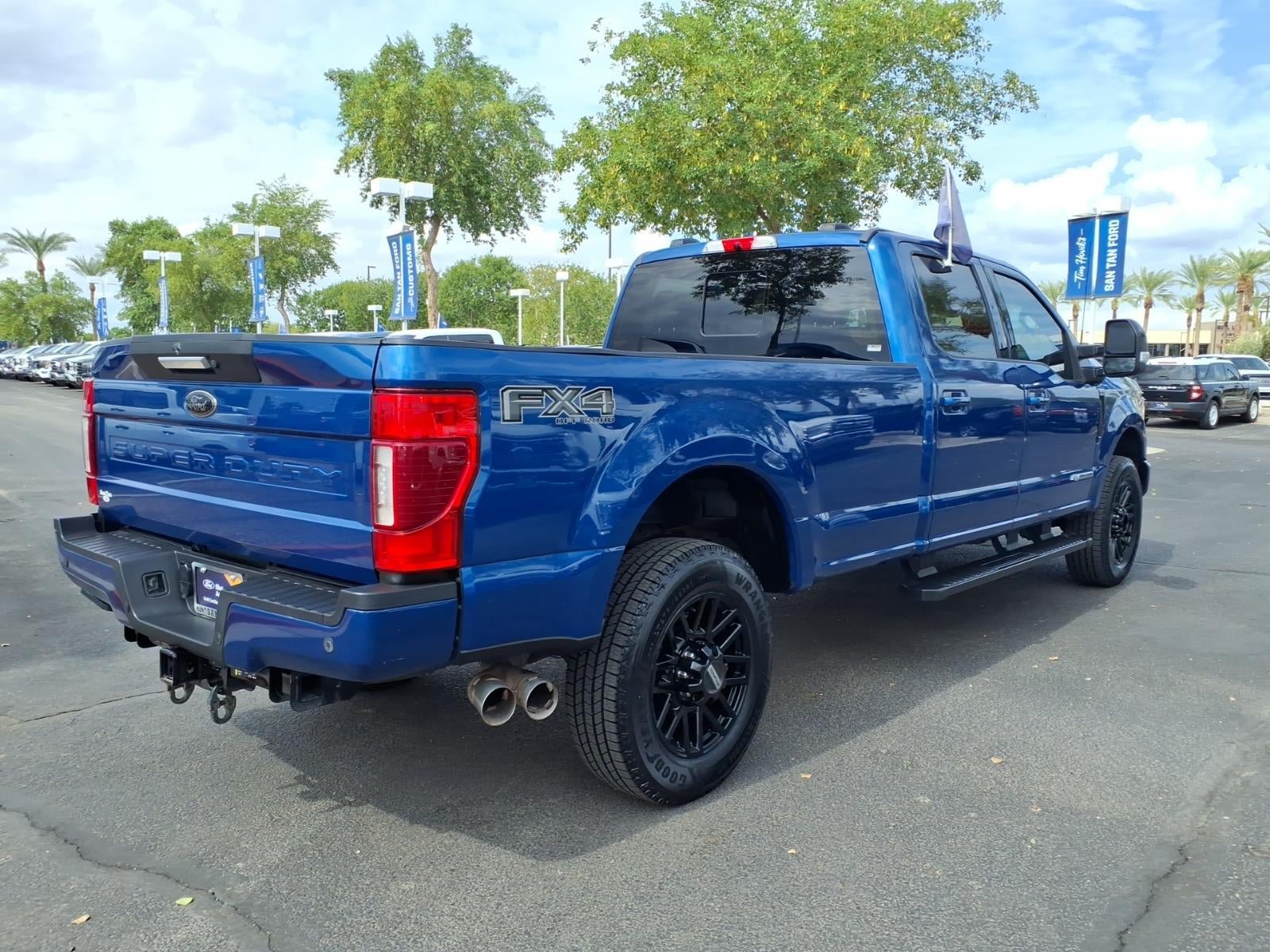 Certified 2022 Ford F350 Lariat w/ Black Appearance Package AWD/4WD image 4