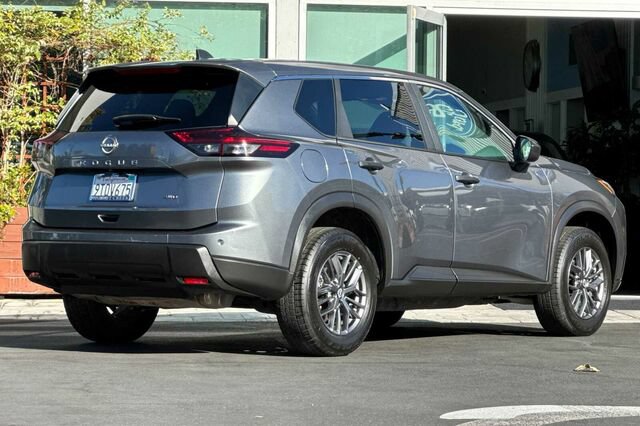 Used 2024 Nissan Rogue S AWD/4WD image 4
