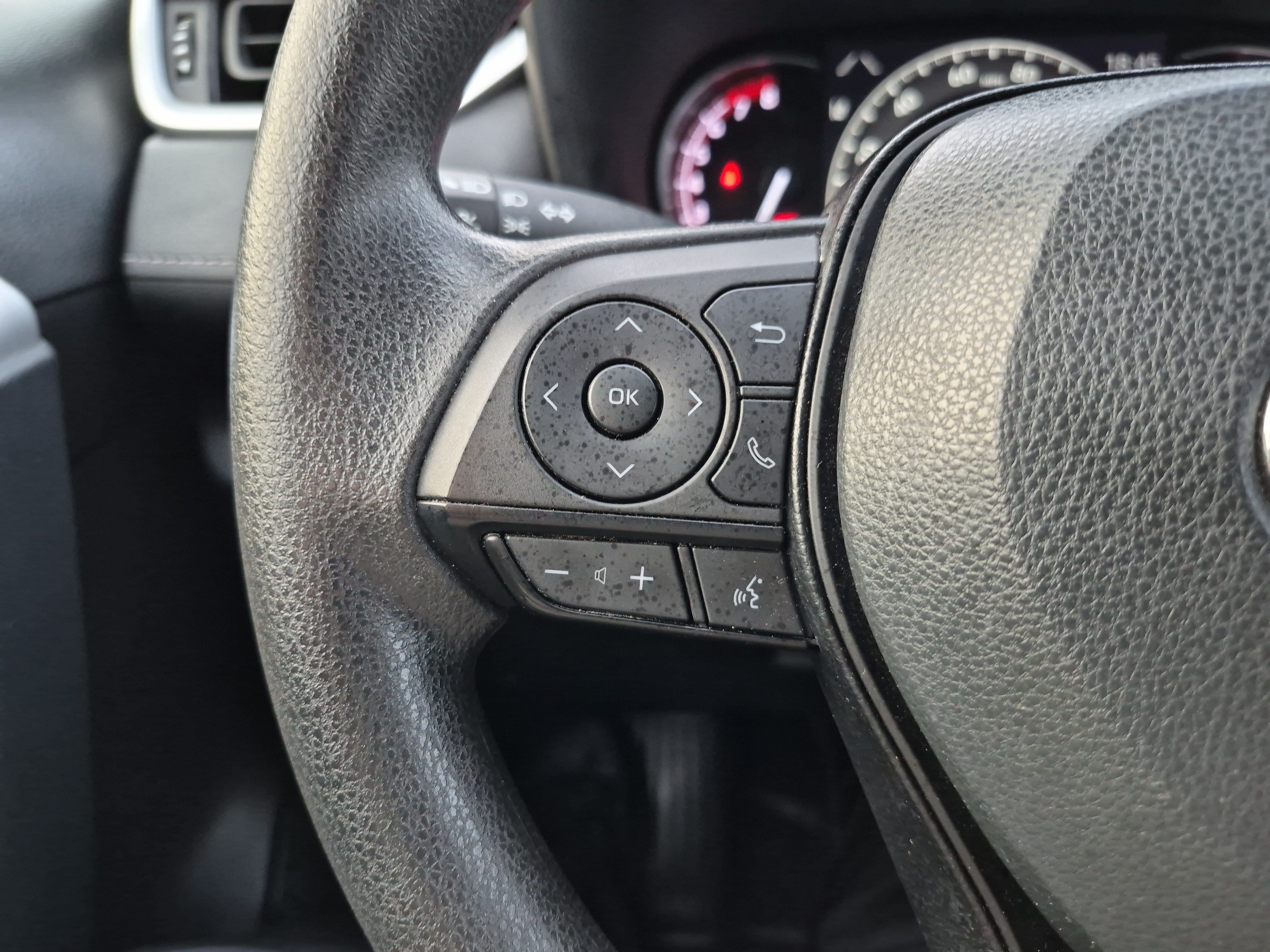Used 2025 Toyota RAV4 LE FWD image 22