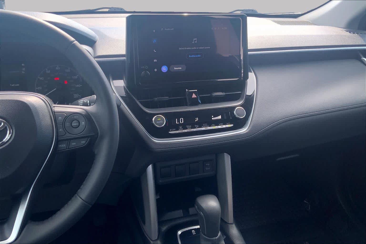 Used 2024 Toyota Corolla Cross LE FWD image 7
