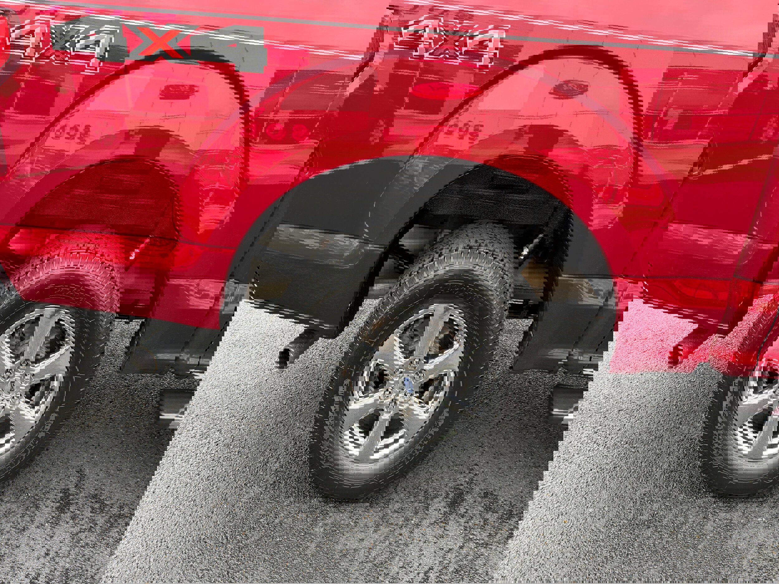 Certified 2019 Ford F150 XLT w/ Equipment Group 302A Luxury image 13