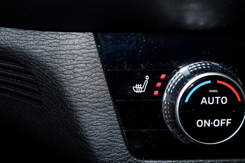 Used 2024 Mitsubishi Outlander SE Black Edition AWD/4WD image 4