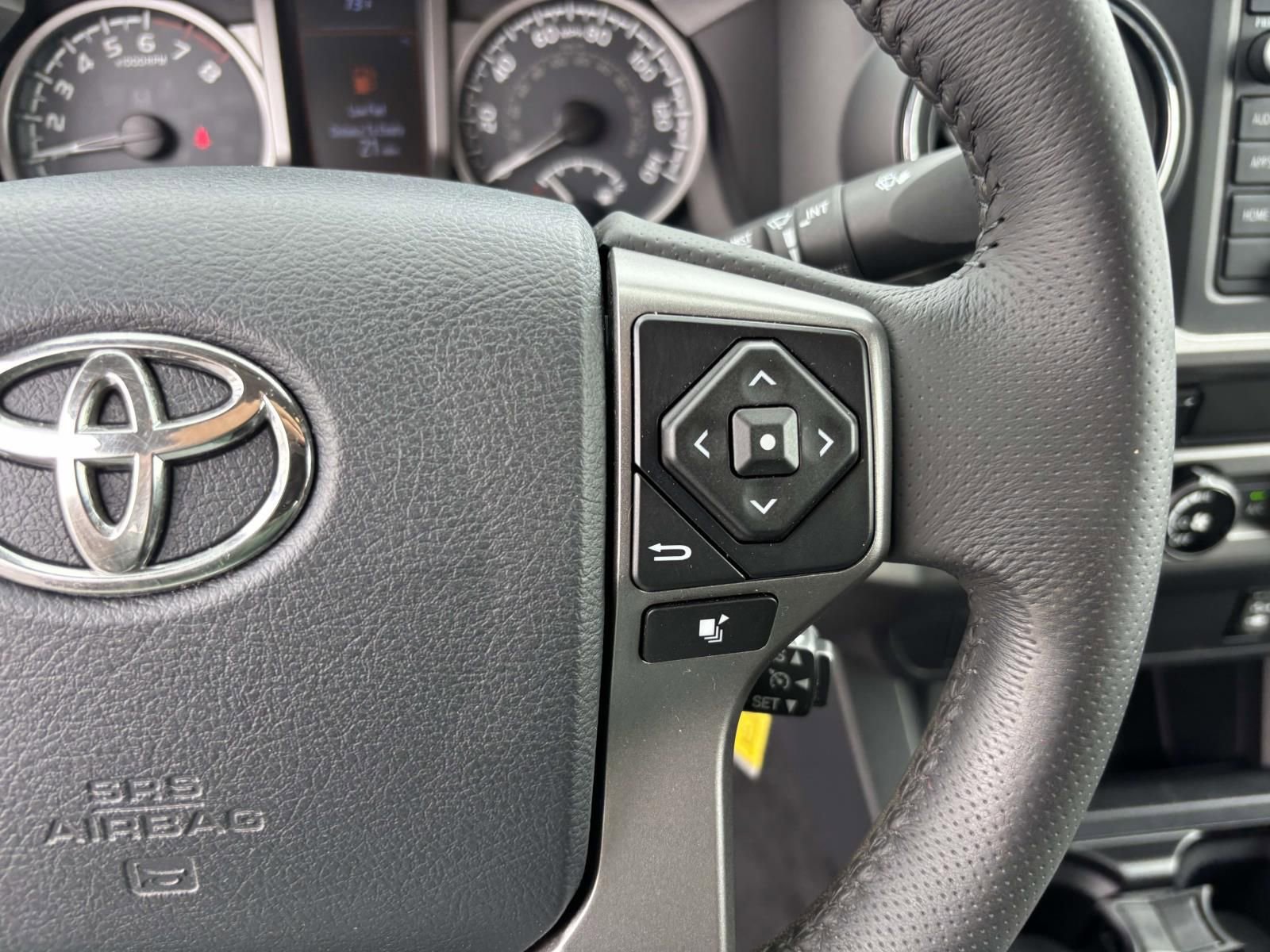 Used 2017 Toyota Tacoma SR5 image 20