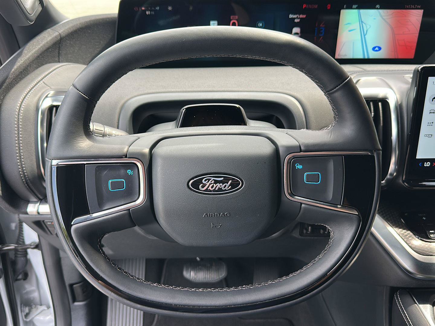 Certified 2025 Ford Expedition Platinum w/ Stealth Performance Package AWD/4WD image 16