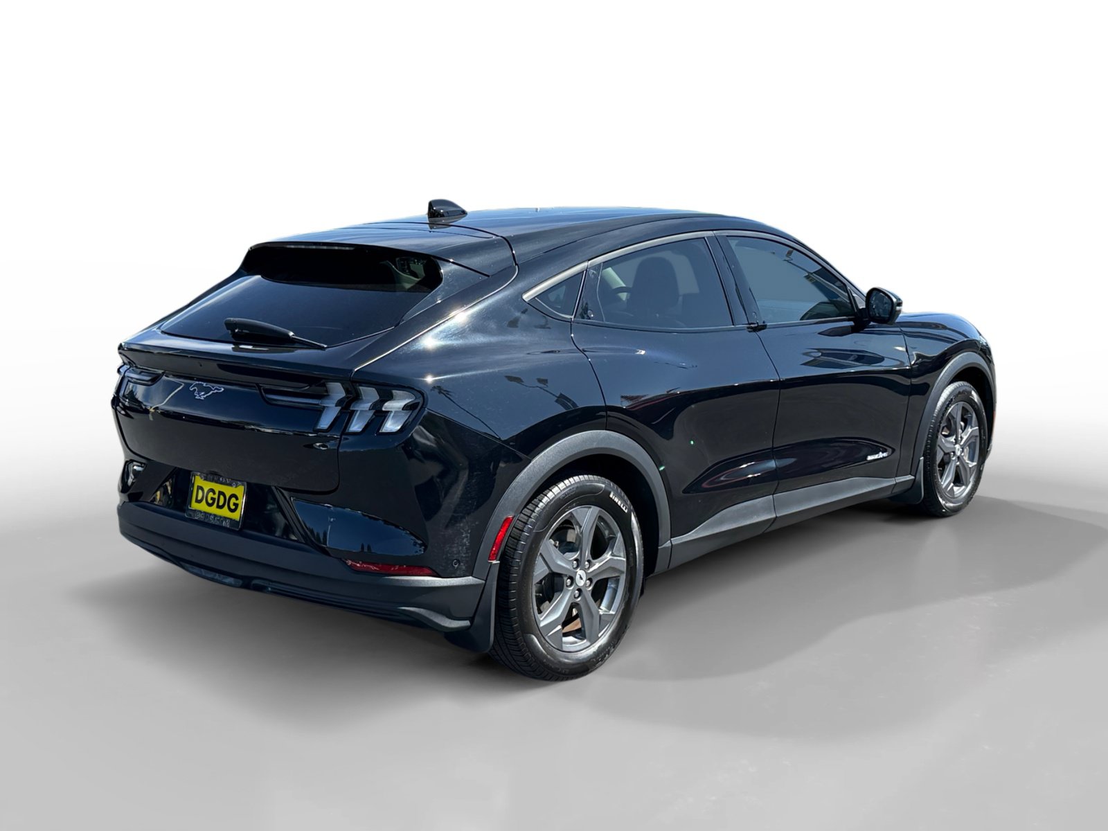 Certified 2022 Ford Mustang Mach-E Select w/ Comfort/Technology Package RWD image 5