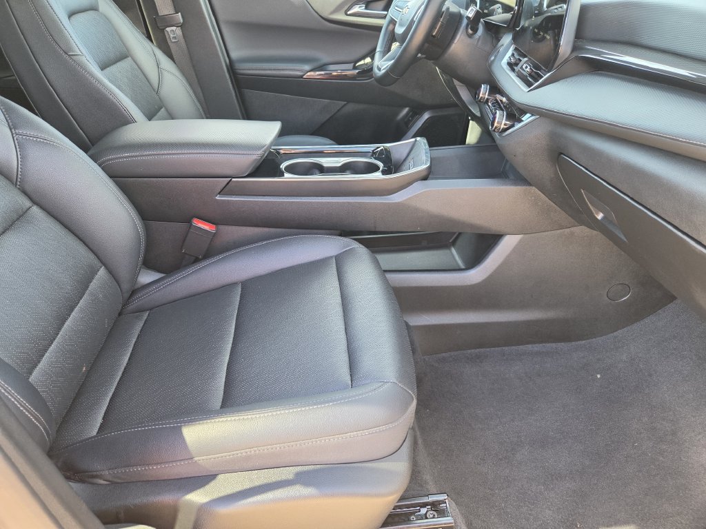 Used 2025 Chevrolet Equinox LT w/ Convenience Package II FWD image 13