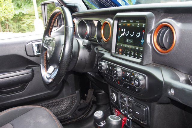Used 2022 Jeep Gladiator Mojave w/ Cold Weather Group AWD/4WD image 11