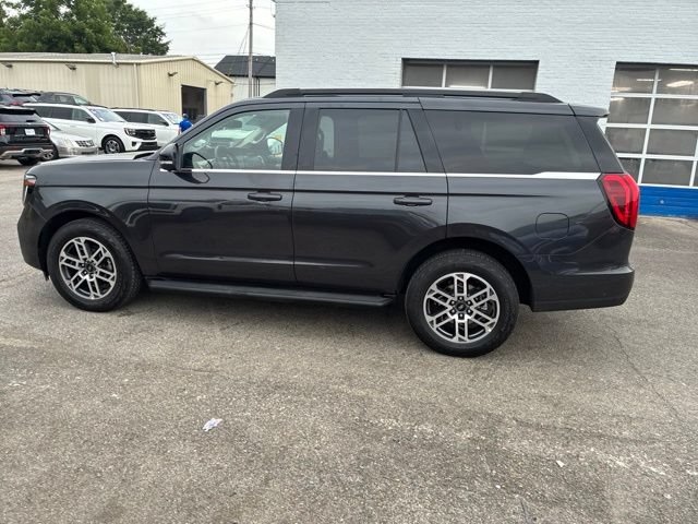Certified 2025 Ford Expedition Active AWD/4WD image 14