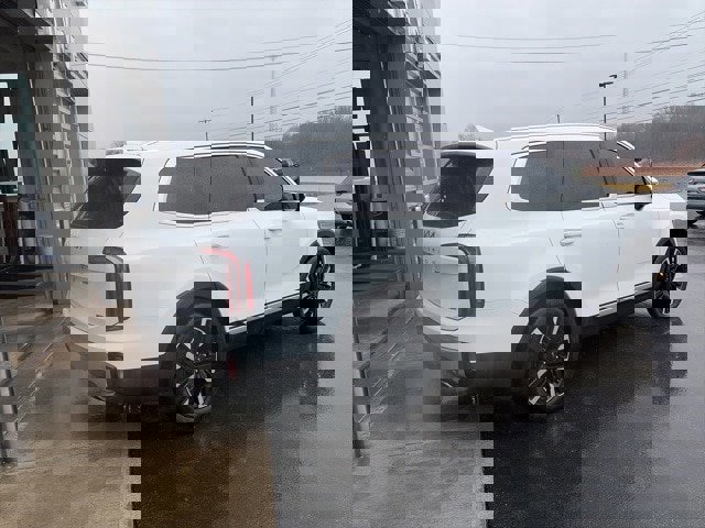 Used 2024 Kia Telluride SX Prestige image 2