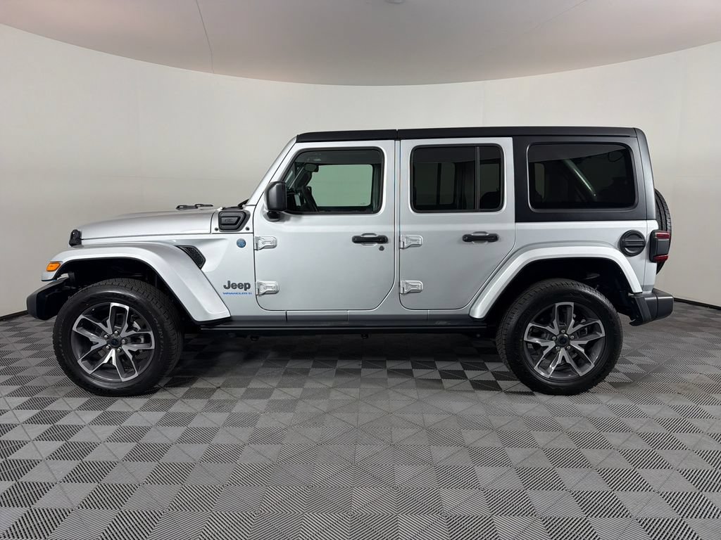 Used 2024 Jeep Wrangler Unlimited w/ Convenience Group AWD/4WD image 6