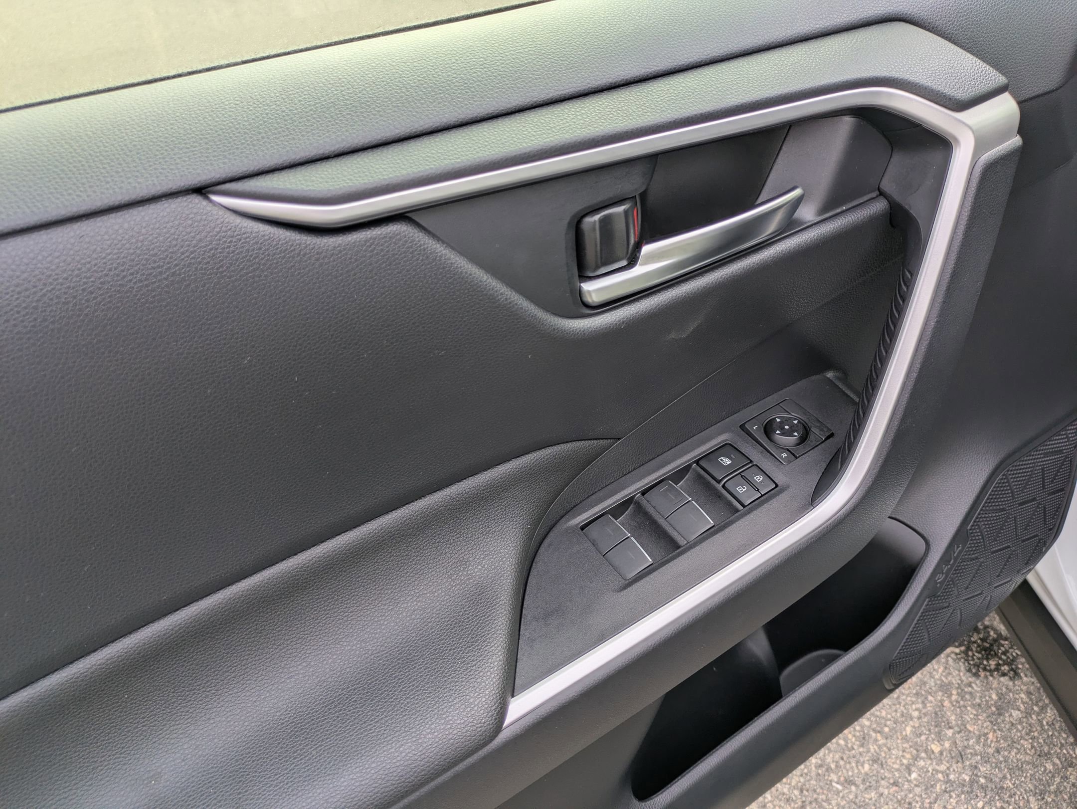 Used 2024 Toyota RAV4 XLE image 13