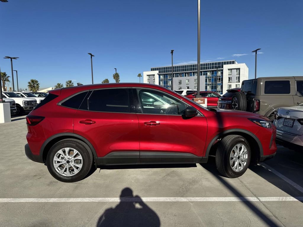 Certified 2025 Ford Escape Active w/ Active Premium Tech Pack image 4