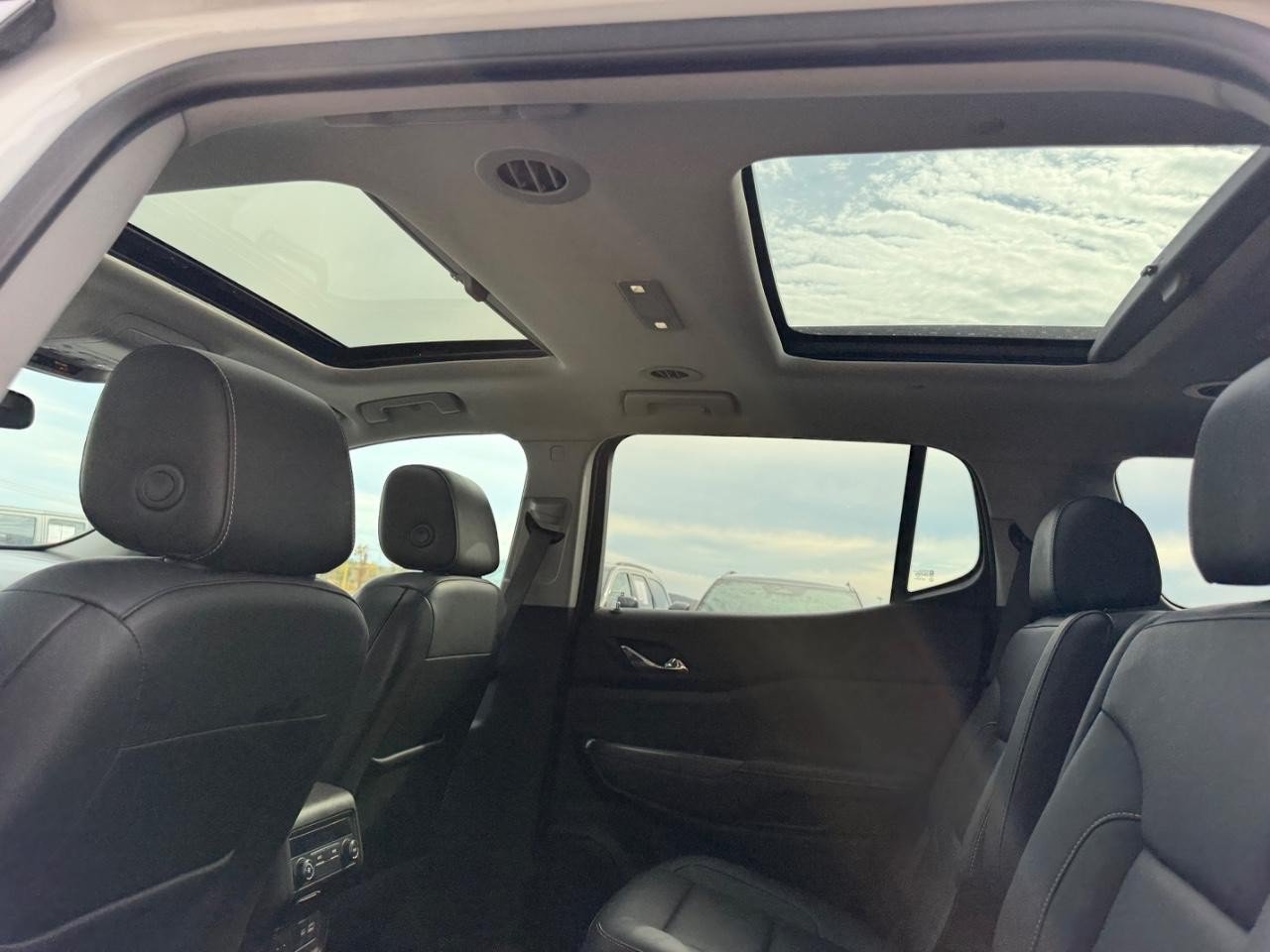 Used 2023 GMC Acadia SLT w/ Elevation Edition AWD/4WD image 12