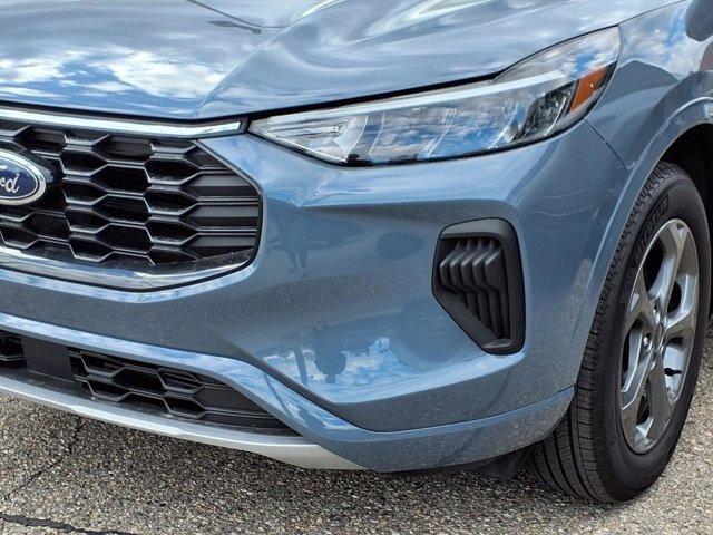 Certified 2024 Ford Escape ST-Line w/ Tech Pack #1 AWD/4WD image 27