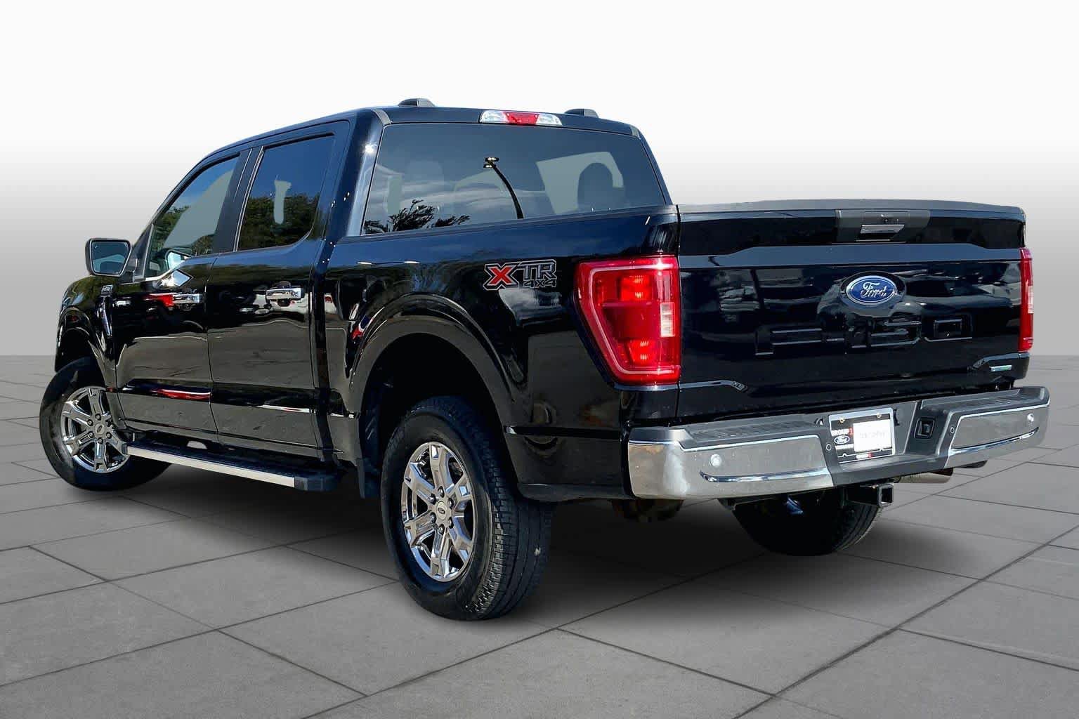 Certified 2022 Ford F150 XLT w/ XTR Package AWD/4WD image 12