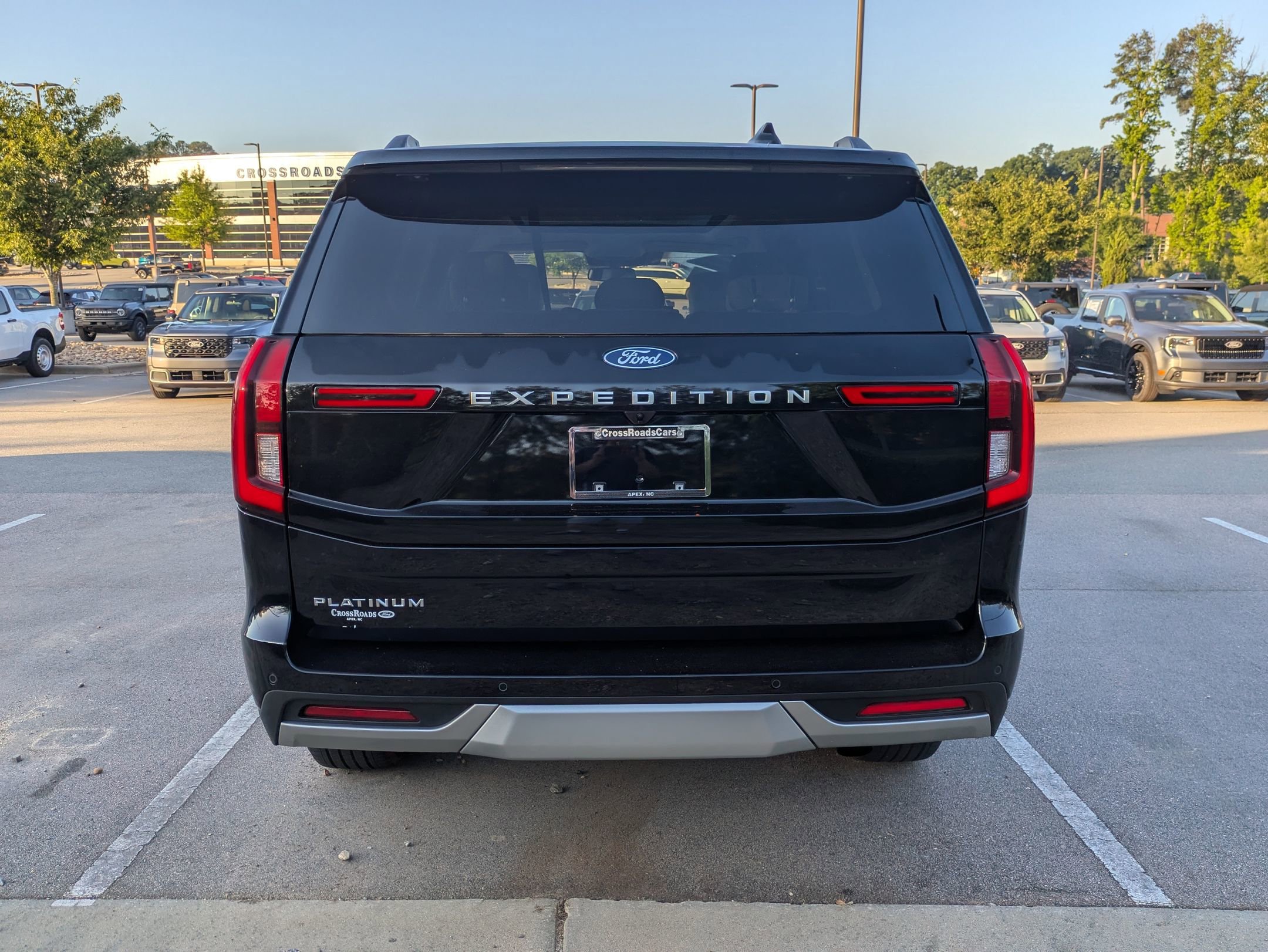 Certified 2025 Ford Expedition Platinum w/ Platinum Ultimate Package AWD/4WD image 5