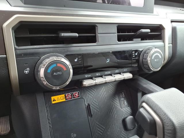 Used 2024 Toyota Tacoma SR5 AWD/4WD image 30