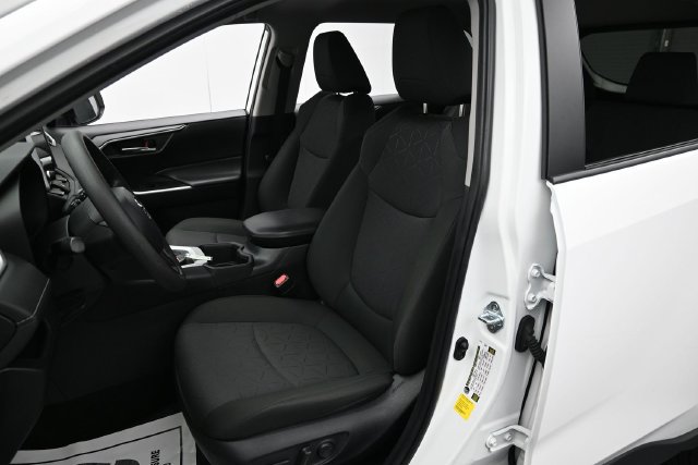 Used 2024 Toyota RAV4 XLE FWD image 11