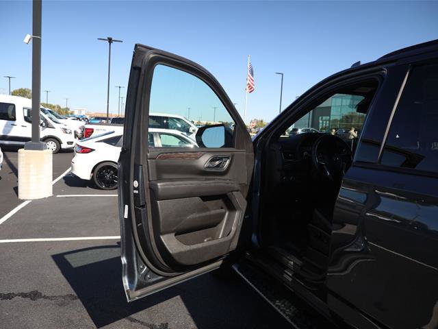 Used 2021 Chevrolet Suburban Z71 w/ Z71 Off-Road Package AWD/4WD image 20