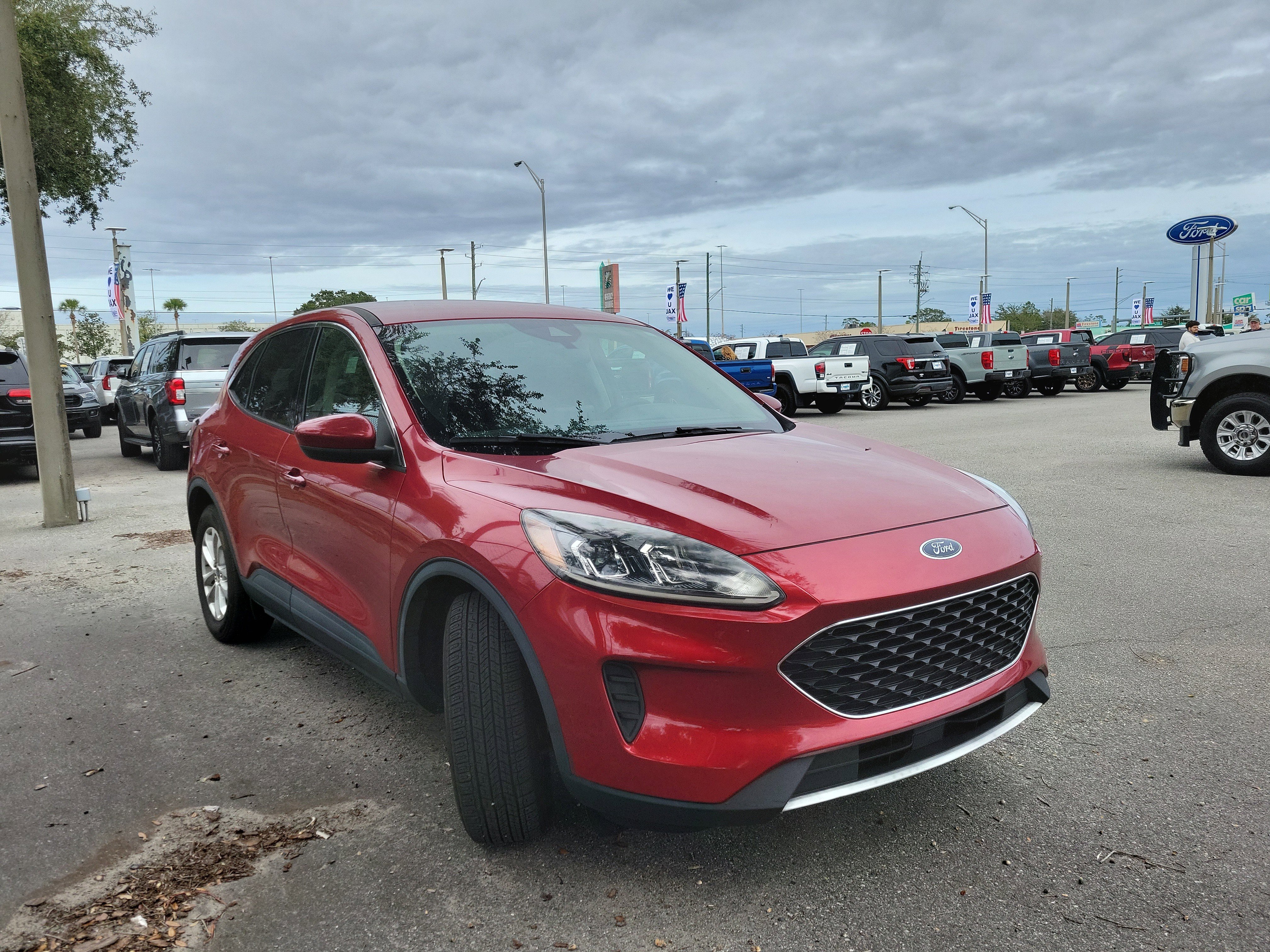 Certified 2020 Ford Escape SE image 3