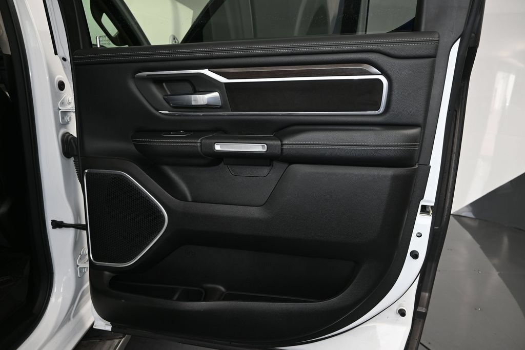 Used 2022 RAM 1500 Laramie AWD/4WD image 17