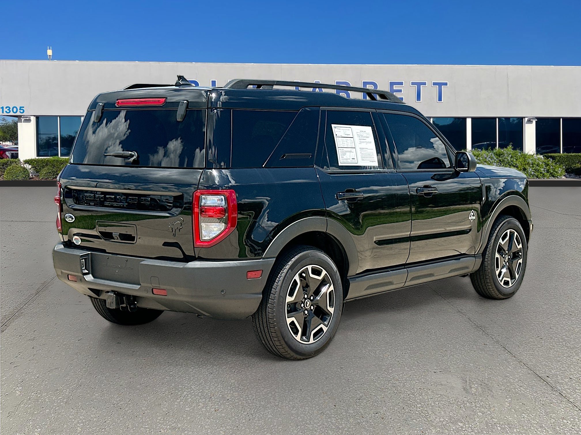 Certified 2023 Ford Bronco Sport Outer Banks w/ Tech Package AWD/4WD image 7
