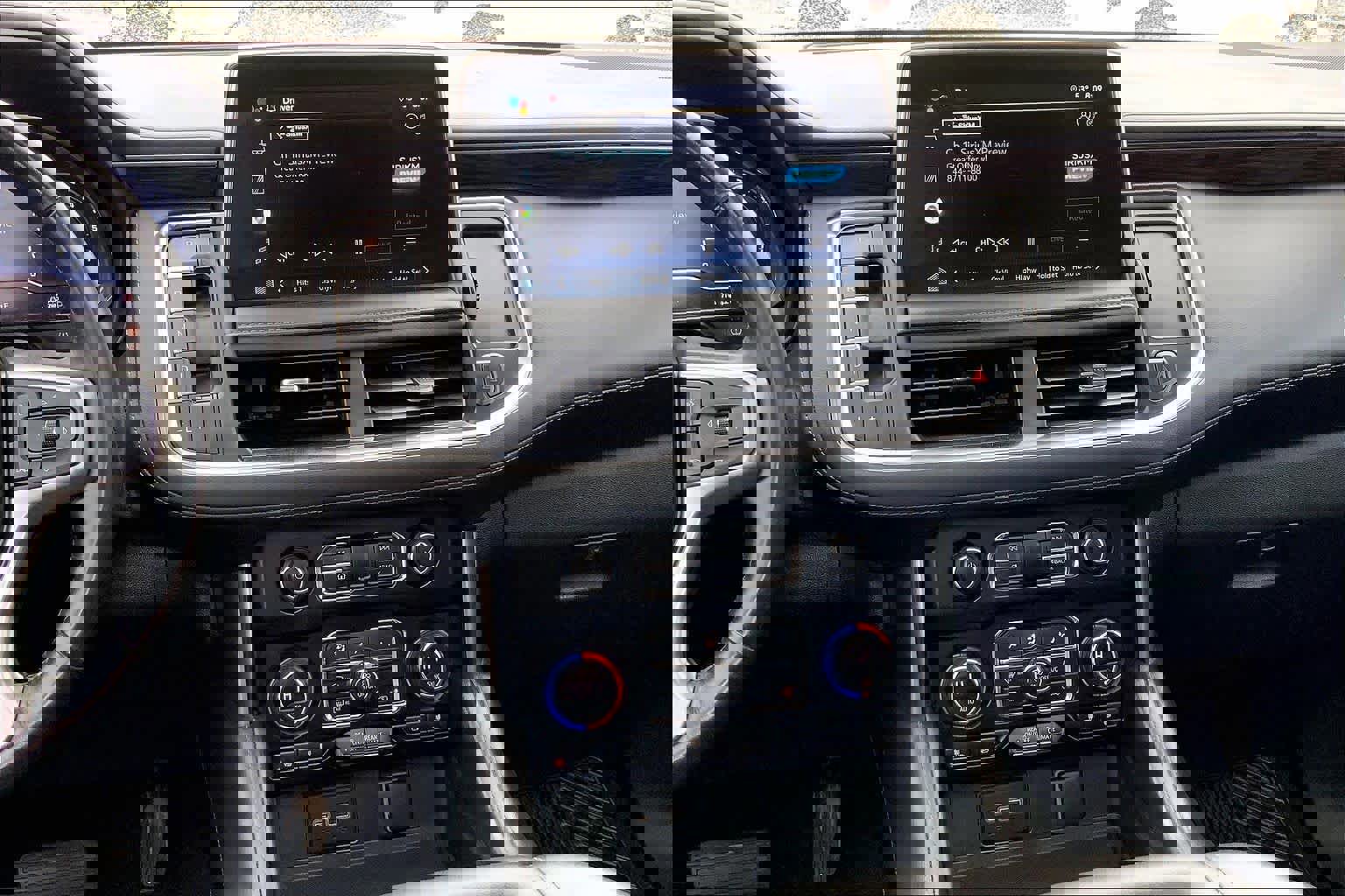 Used 2022 Chevrolet Tahoe Z71 w/ Luxury Package image 9