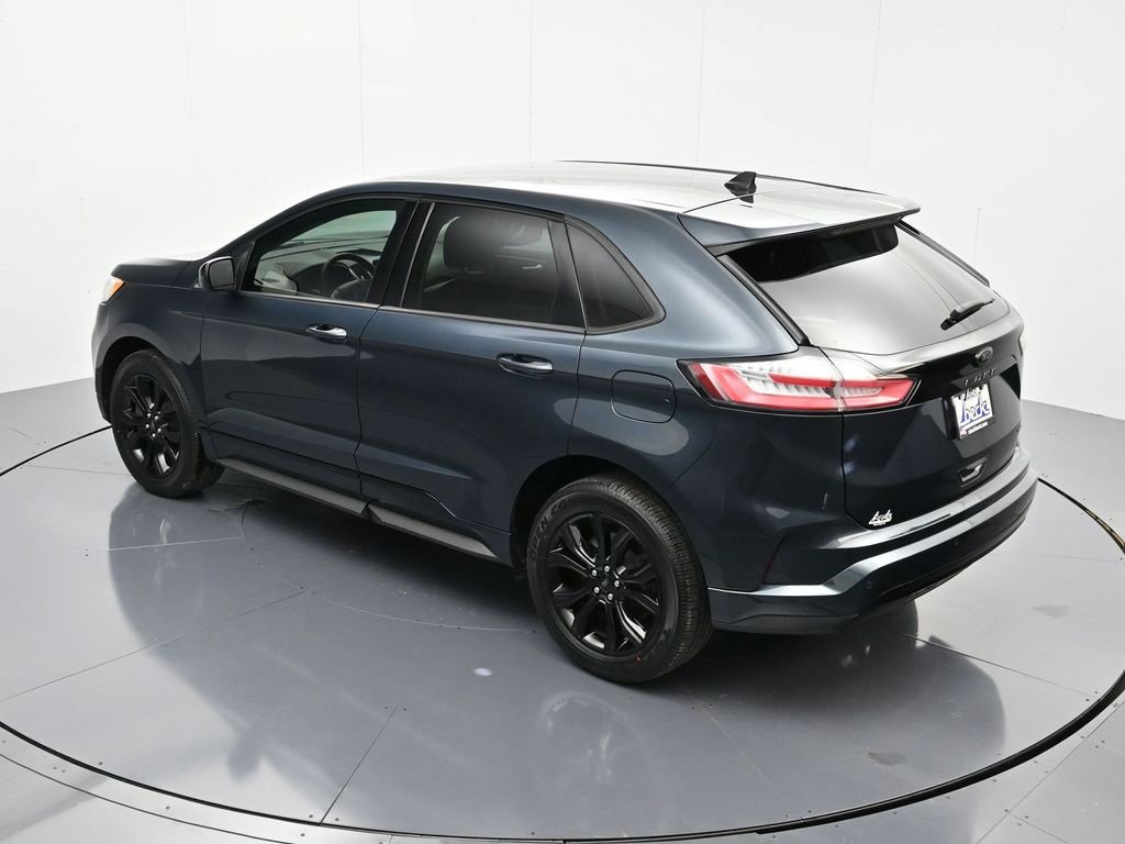 Certified 2022 Ford Edge SE w/ Black Appearance Package image 8