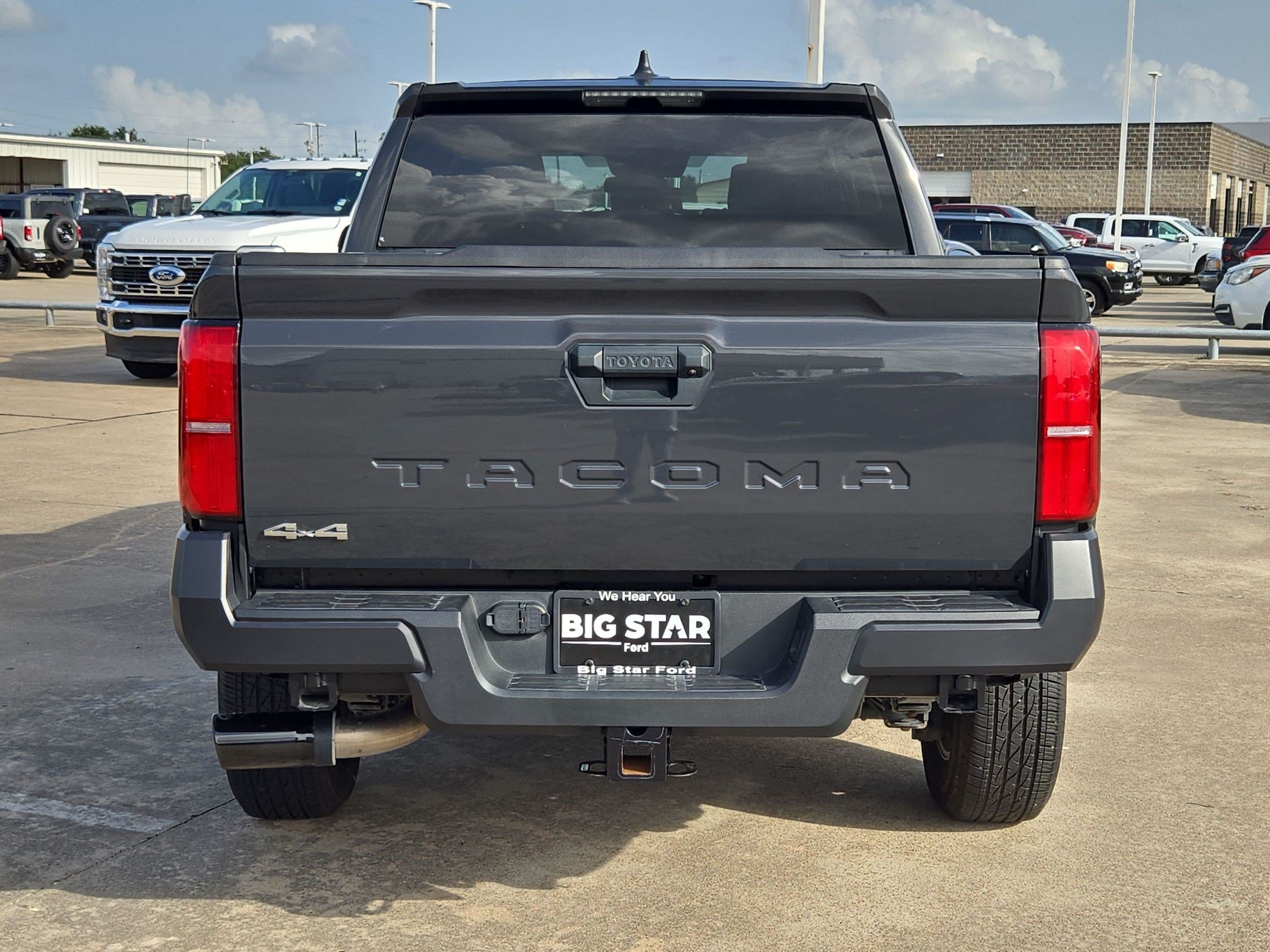 Used 2025 Toyota Tacoma SR AWD/4WD image 6