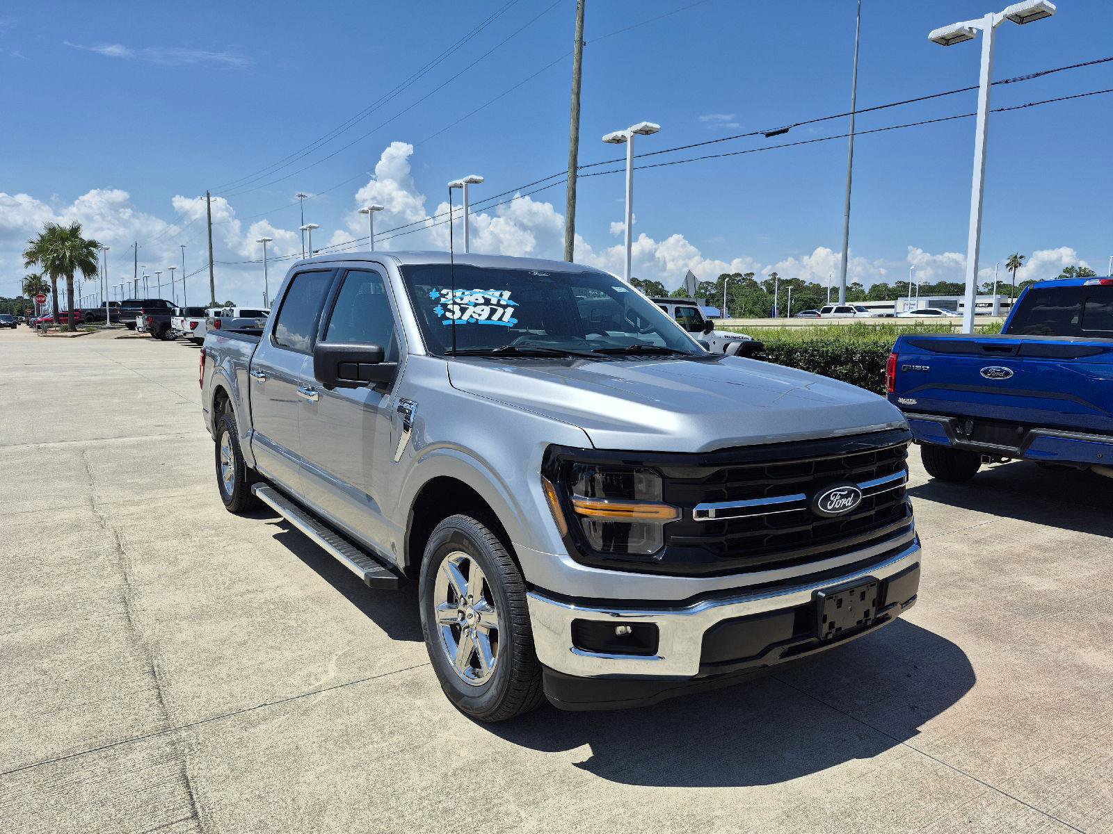 Certified 2024 Ford F150 XLT w/ Mobile Office Package RWD image 16