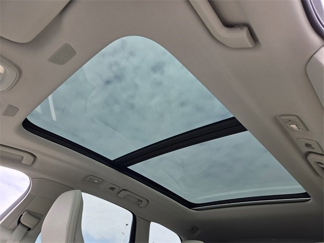 Used 2022 Volvo XC60 B5 Momentum image 18