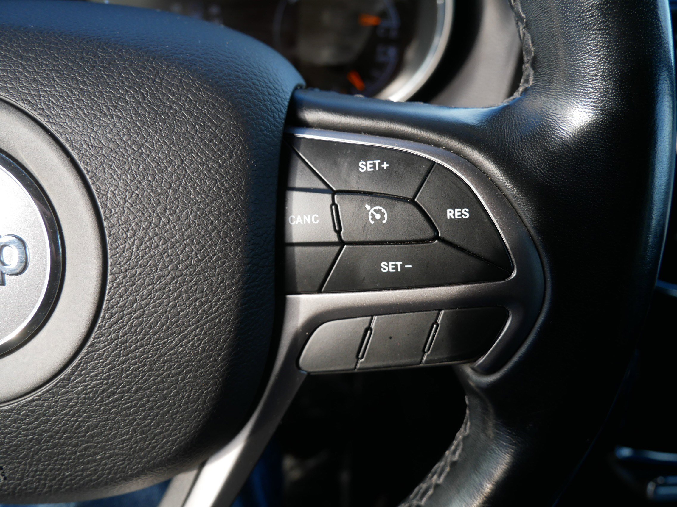 Used 2020 Jeep Grand Cherokee Limited image 28