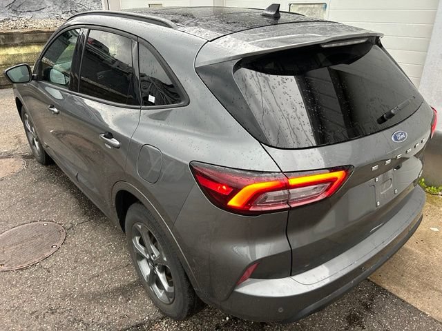 Certified 2023 Ford Escape ST-Line w/ Tech Pack #1 AWD/4WD image 4