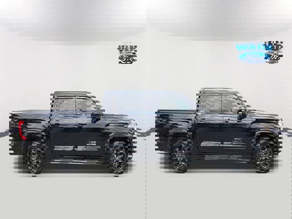 Used 2022 Toyota Tundra SR5 w/ SR5 Premium Package image 4