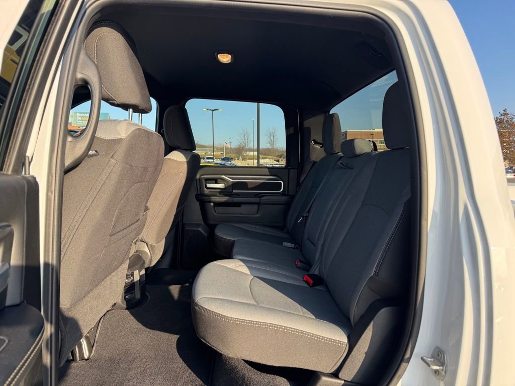 Used 2024 RAM 2500 Big Horn AWD/4WD image 32