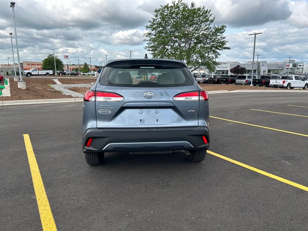 Used 2022 Toyota Corolla Cross L AWD/4WD image 8