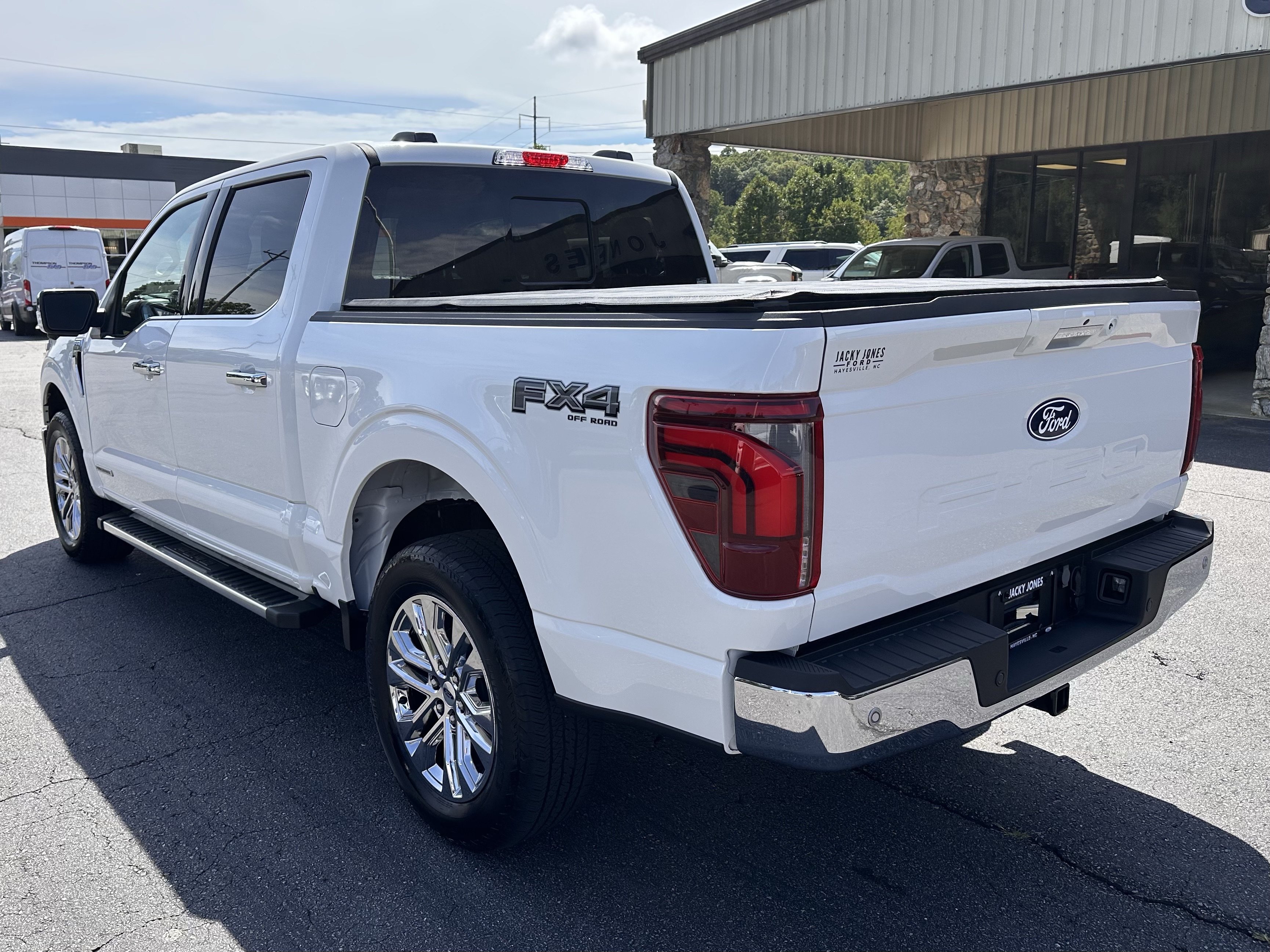 Certified 2024 Ford F150 Lariat w/ FX4 Off-Road Package AWD/4WD image 8