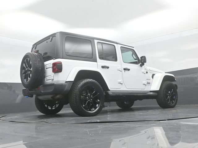 Used 2023 Jeep Wrangler Unlimited Sahara AWD/4WD image 21