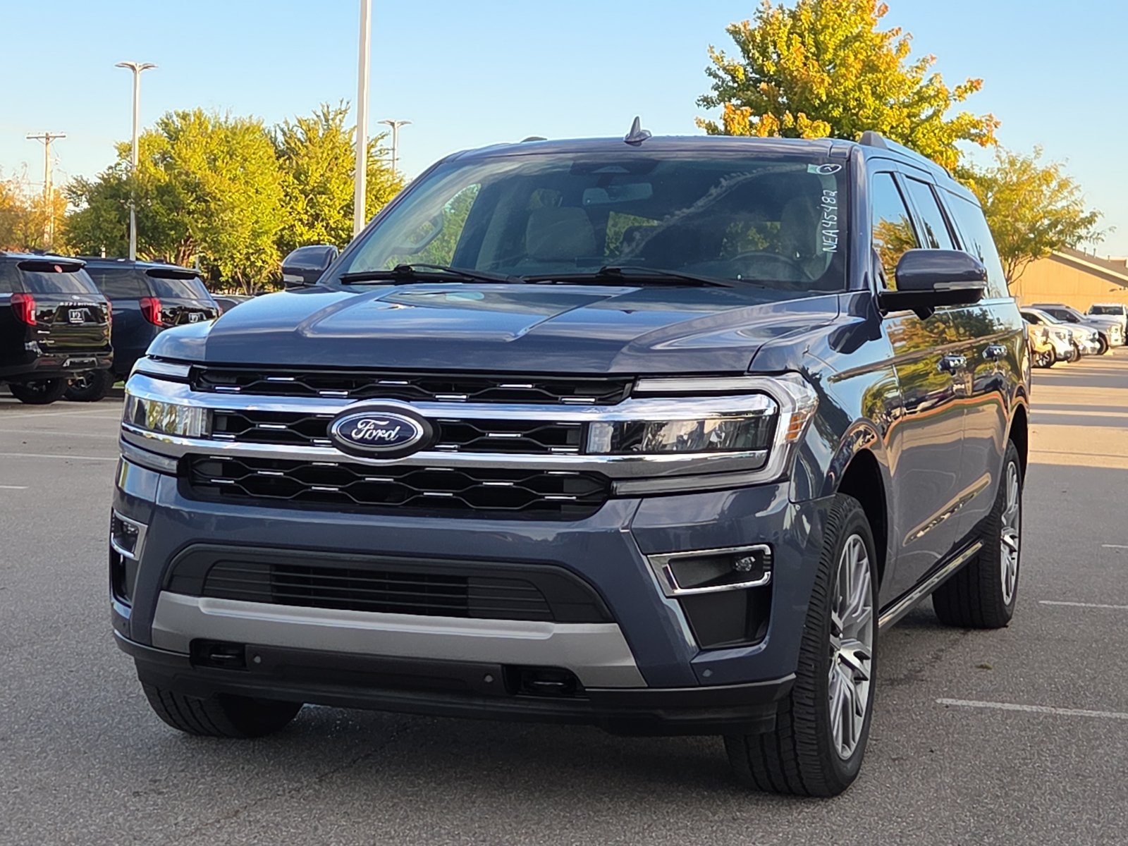 Certified 2022 Ford Expedition Max Limited AWD/4WD image 2