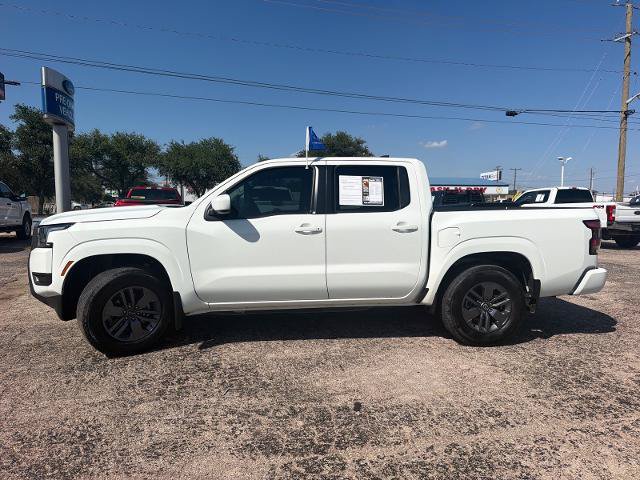Used 2025 Nissan Frontier SV RWD image 2
