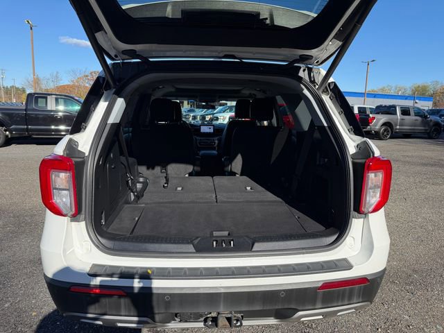 Certified 2022 Ford Explorer XLT w/ Equipment Group 202A image 19