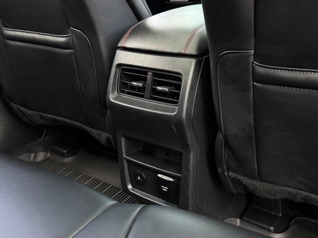 Certified 2024 Ford Edge ST-Line AWD/4WD image 19