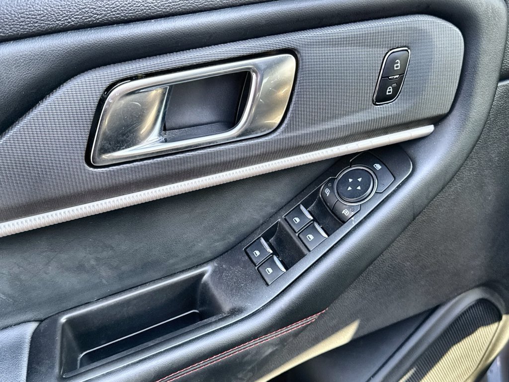 Certified 2026 Ford Explorer ST-Line AWD/4WD image 4