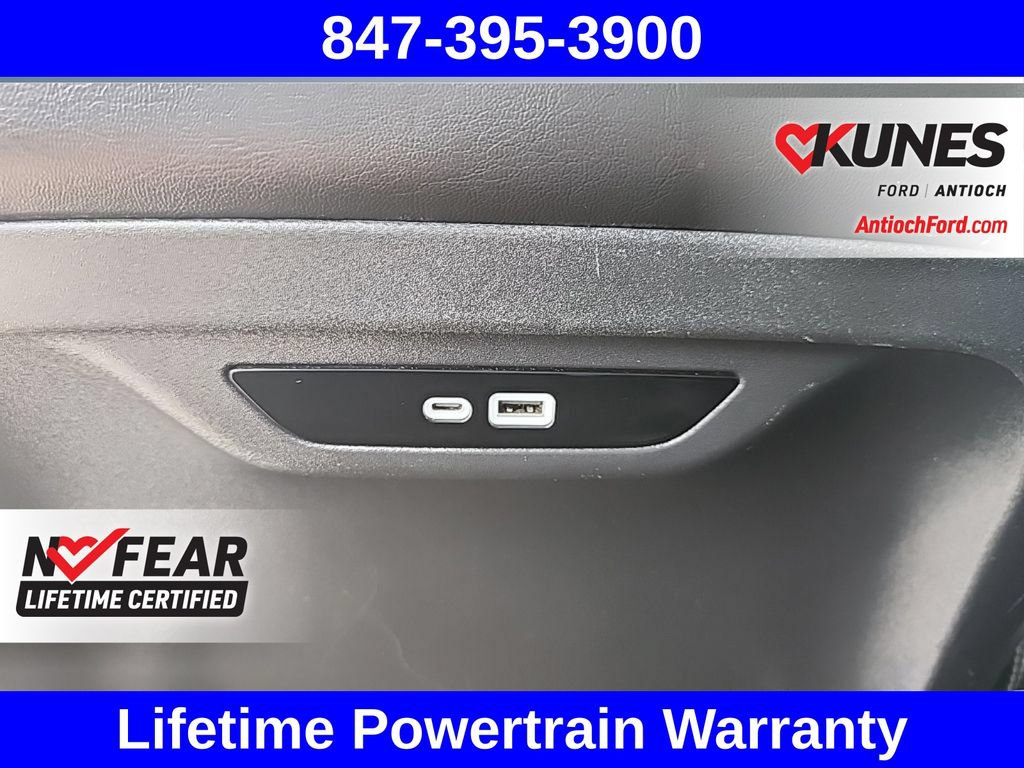 Used 2025 Chrysler Pacifica Select FWD image 41