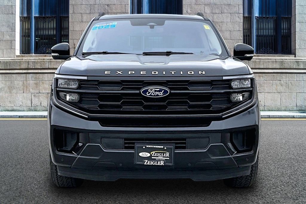 Certified 2025 Ford Expedition Active image 3
