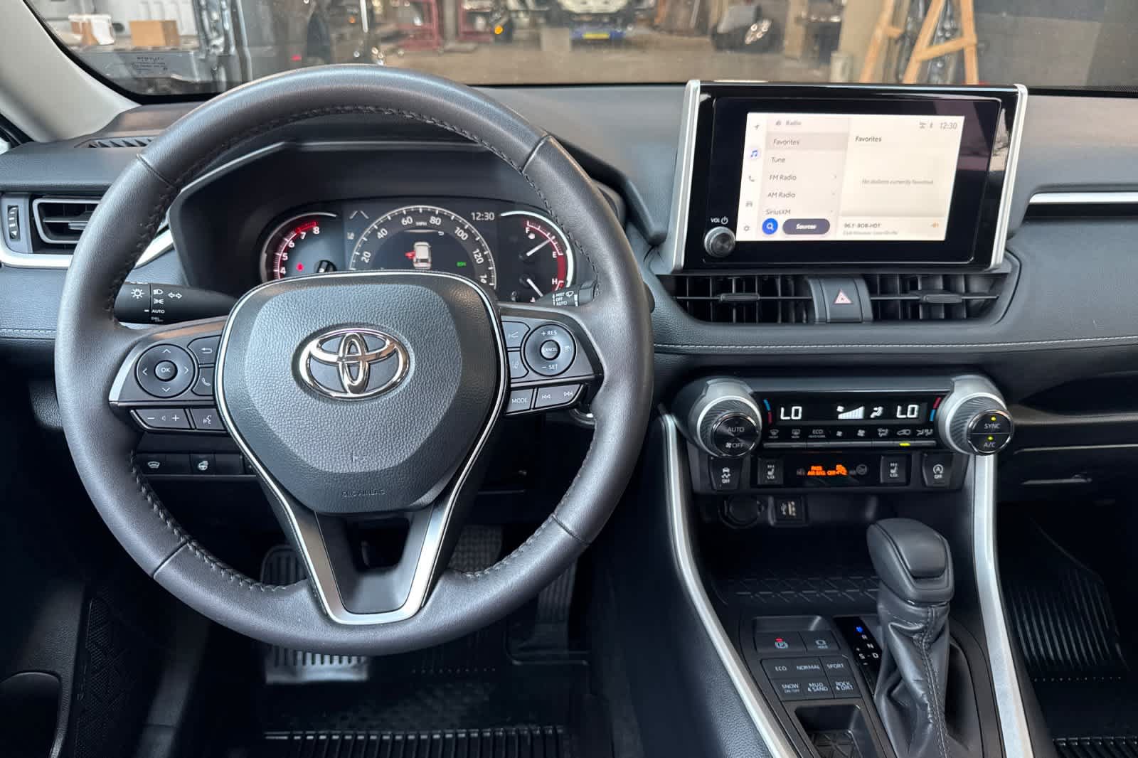 Used 2025 Toyota RAV4 XLE w/ Convenience Package AWD/4WD image 14
