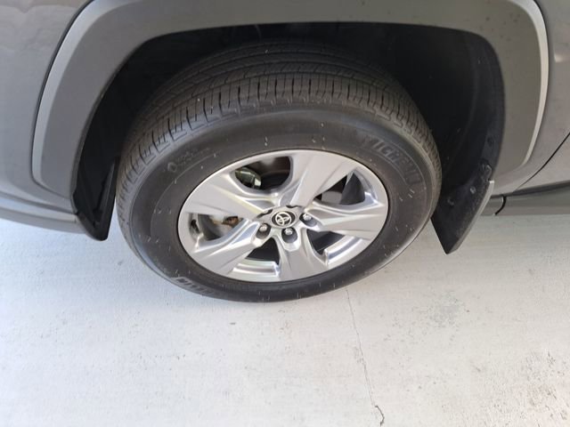 Used 2025 Toyota RAV4 XLE w/ Convenience Package AWD/4WD image 25