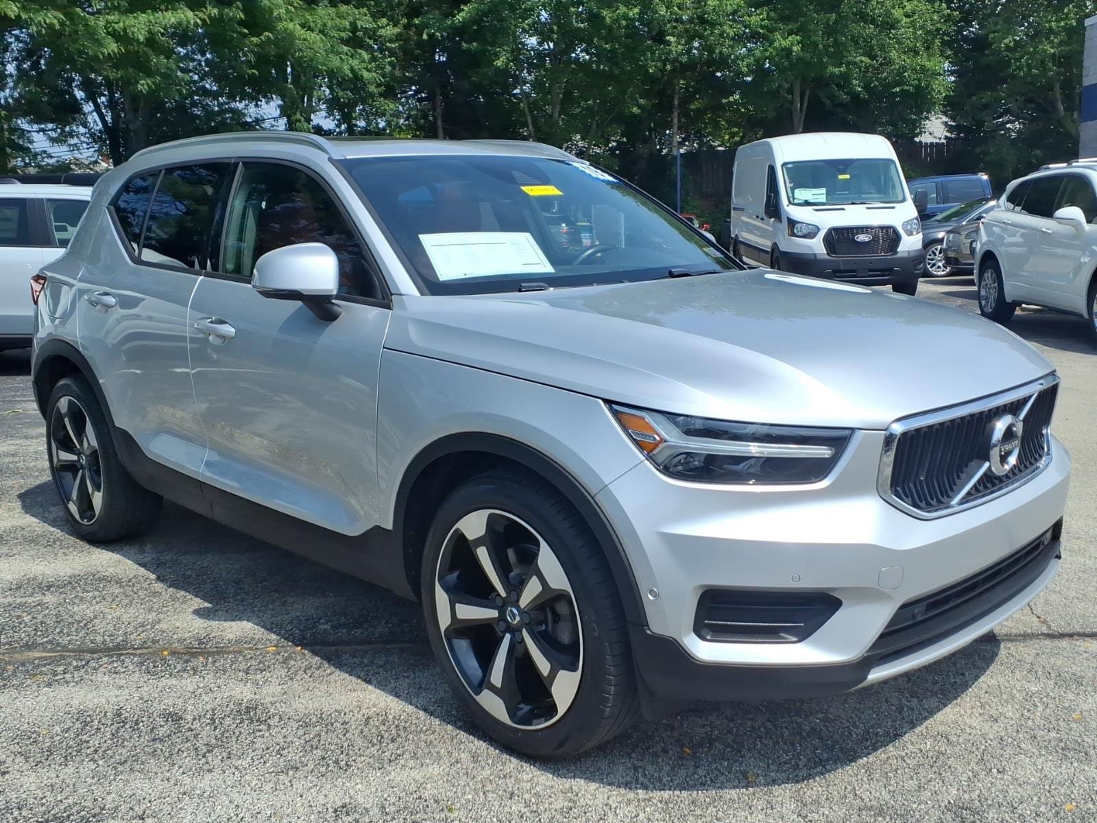 Used 2019 Volvo XC40 T5 Momentum AWD/4WD image 1